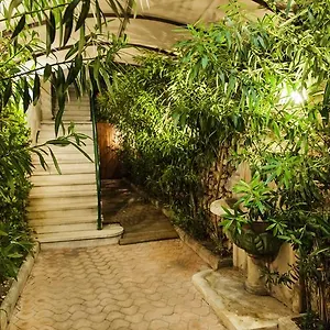2* Hotel Vendôme