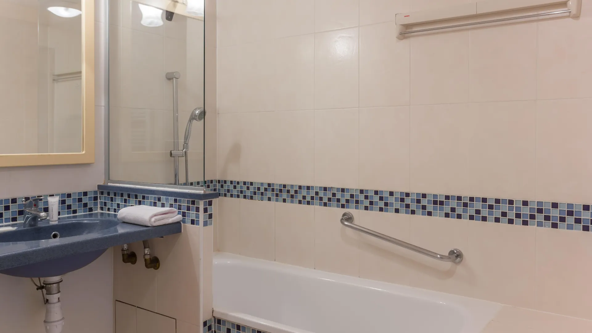 Residence Pierre & Vacances Heliotel Marine Сен-Лоран-дю-Вар Франция