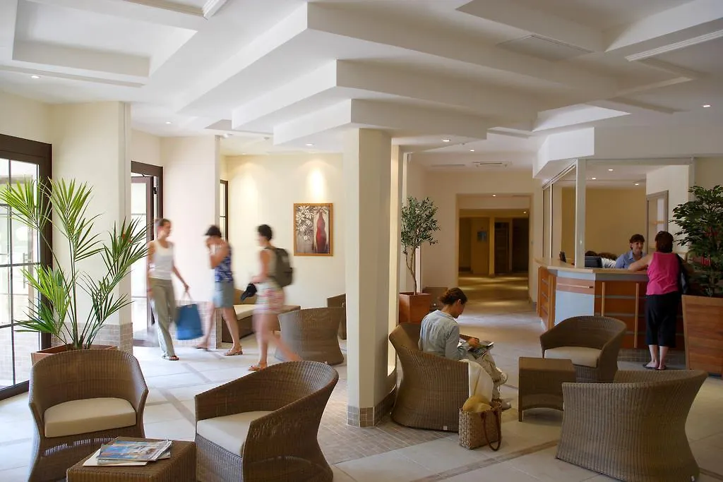 Residence Pierre & Vacances Heliotel Marine Сен-Лоран-дю-Вар 4*,  Франция