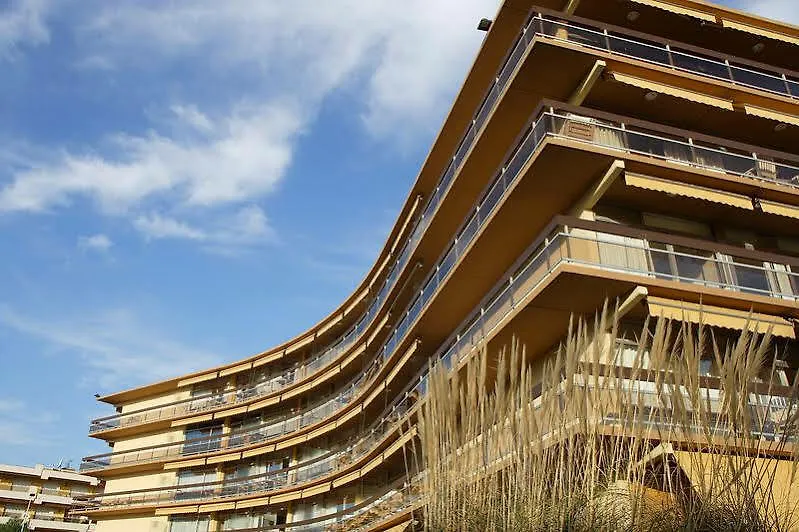 Residence Pierre & Vacances Heliotel Marine Saint-Laurent-du-Var 4*,  France